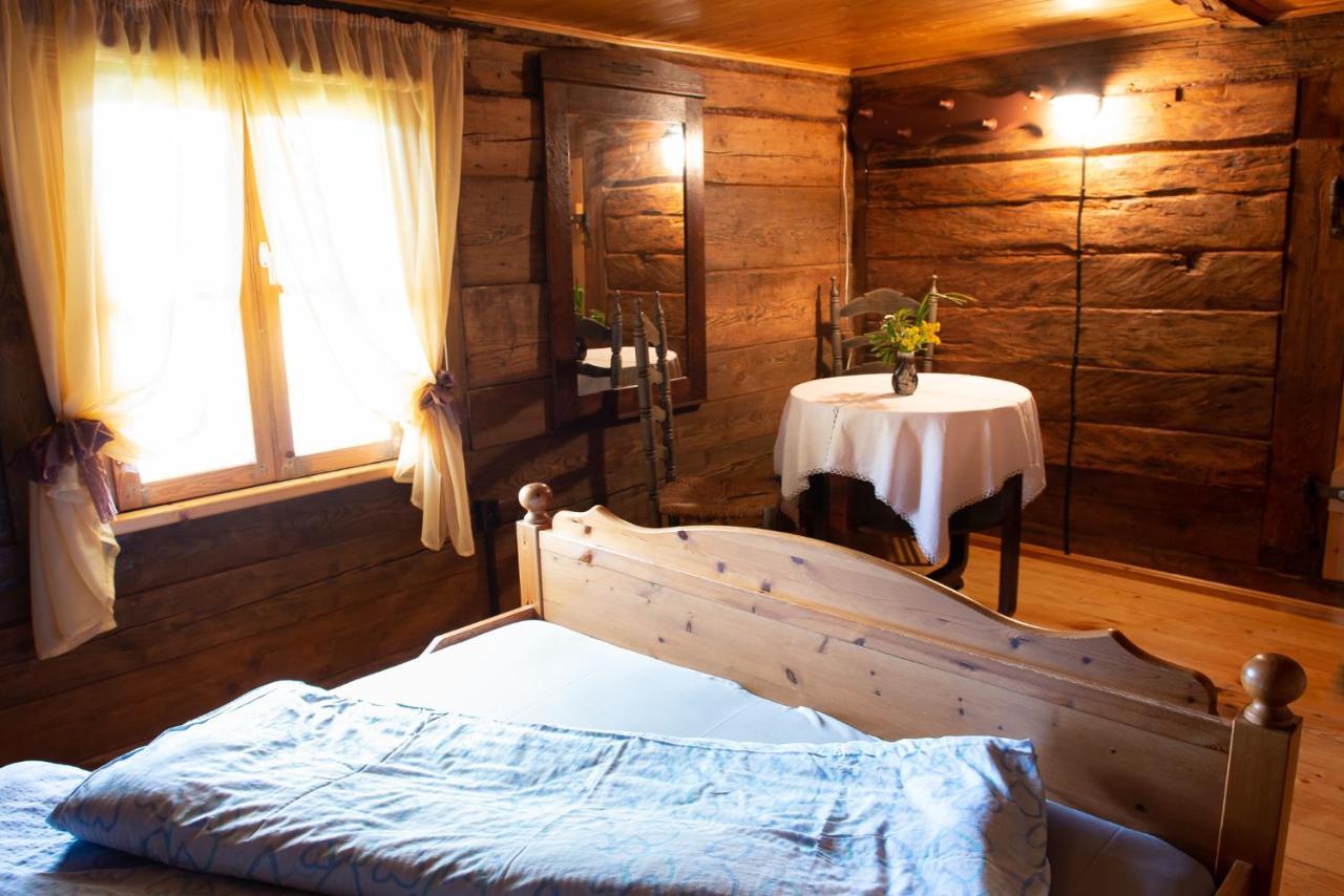 Ergli Hotel Bernati Bagian luar foto