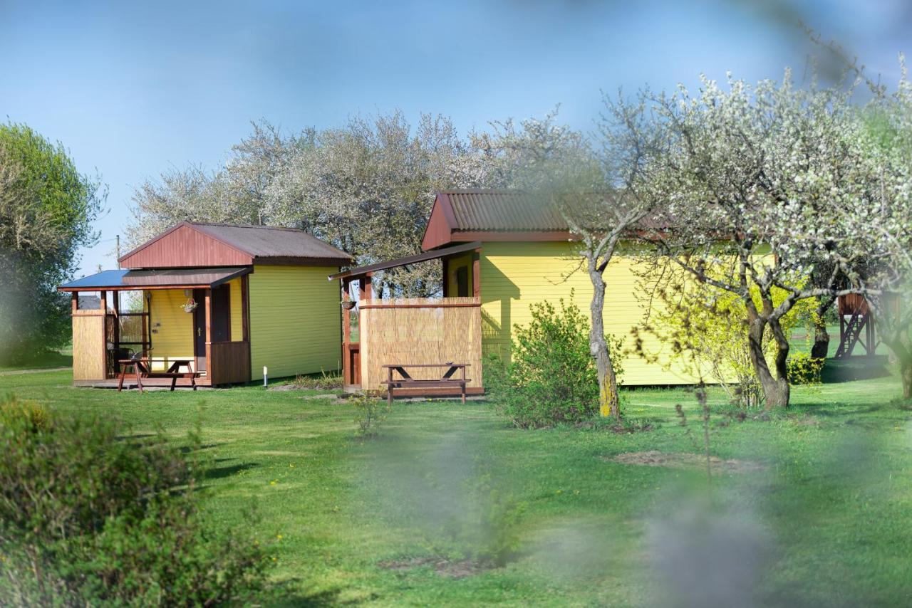 Ergli Hotel Bernati Bagian luar foto