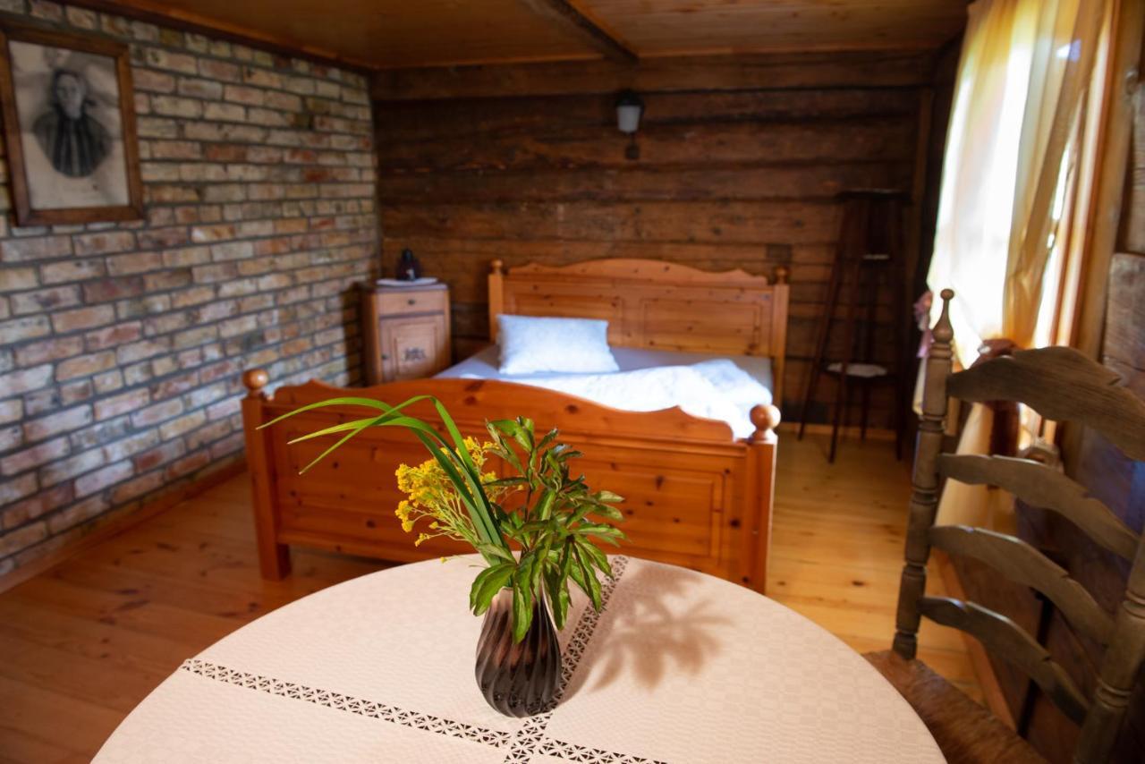 Ergli Hotel Bernati Bagian luar foto